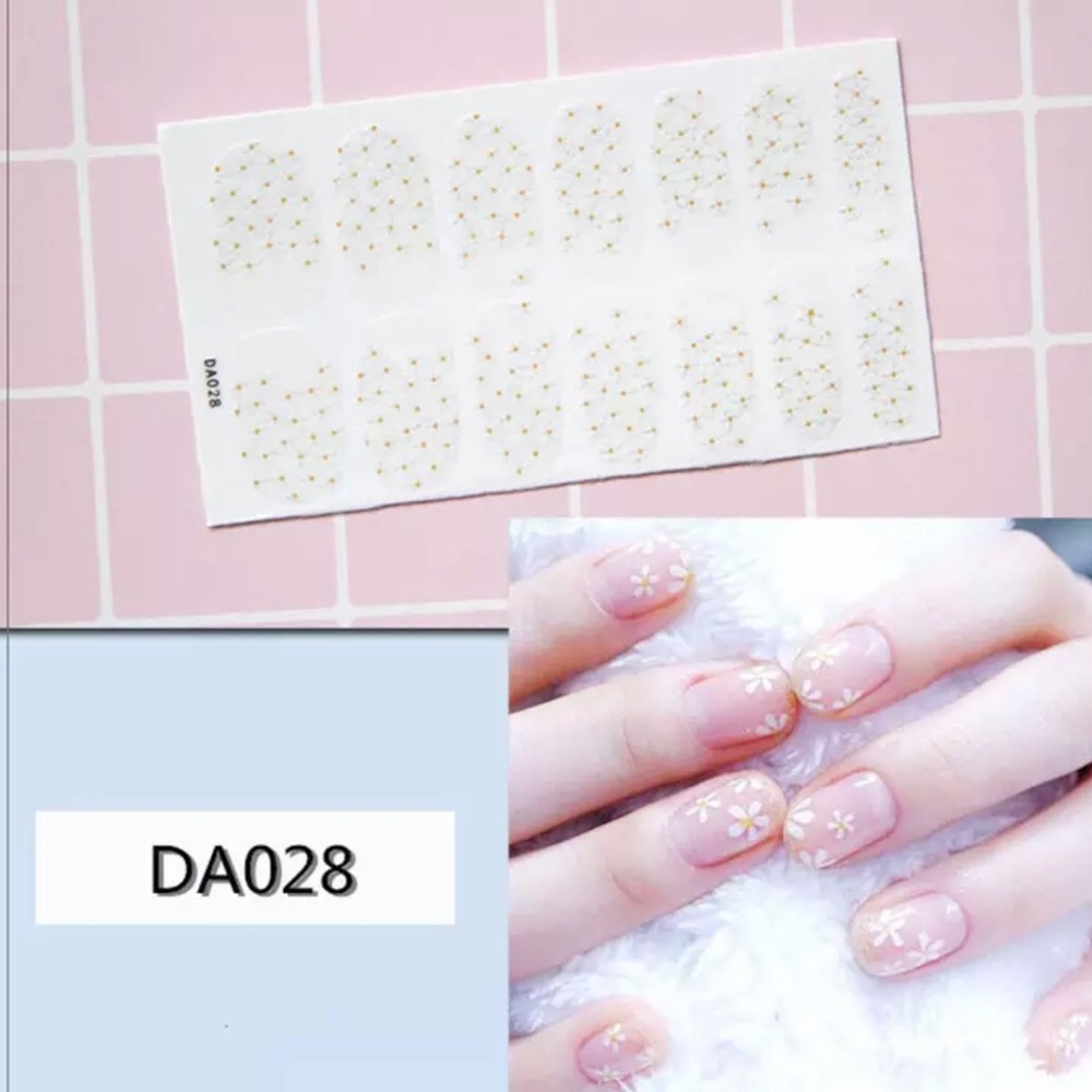 Pretty Flowers Nail Strips Manicure